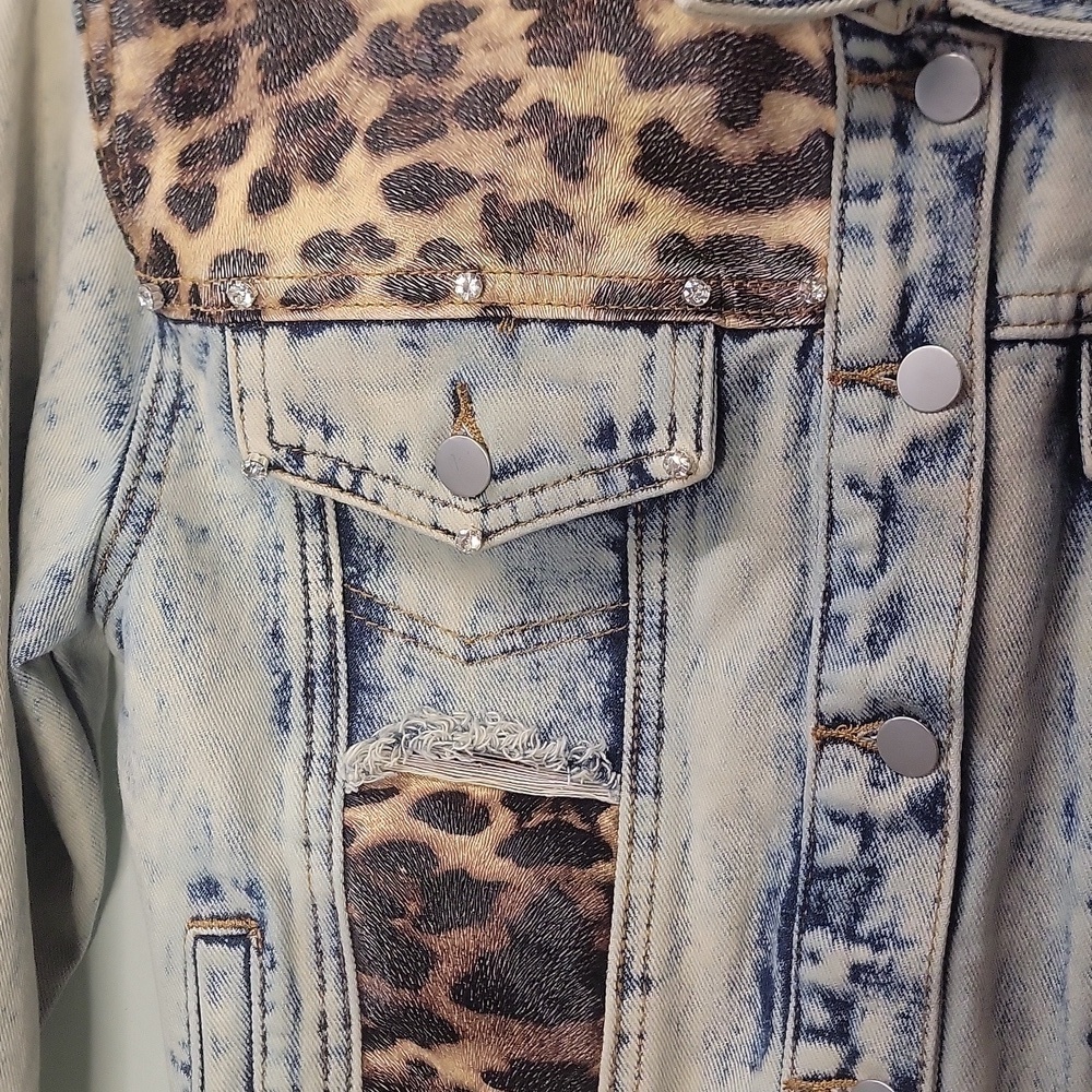 Custom Acid Wash Leopard Print Denim Trucker Jacket - Picture 6 of 10
